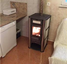 3 Bedroom Villa with Pool & Tennis Court near Sinj, sleeps 8